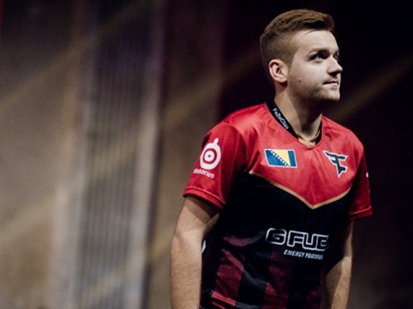 FURIA Esports 击败 NAVI，成为 2025 年 Thunderpick 世界锦标赛的冠军