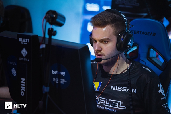 Ruler女枪伤害拉满狂扫不止 Kanavi茂凯逮捕Rookie JDG拿赛点