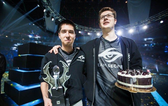 Crisp：第一局大龙团Daeny认为我们应该拿大龙 不应该去打人